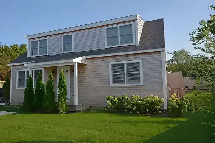 Modern home in great location!
