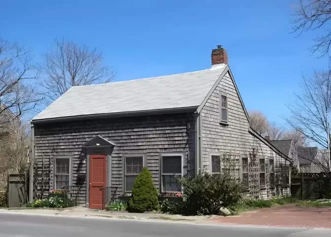 Charming 2+ Bedroom Home in Town!