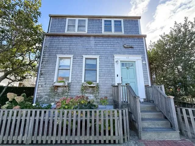 Newly rennovated 3 bedroom home in town
