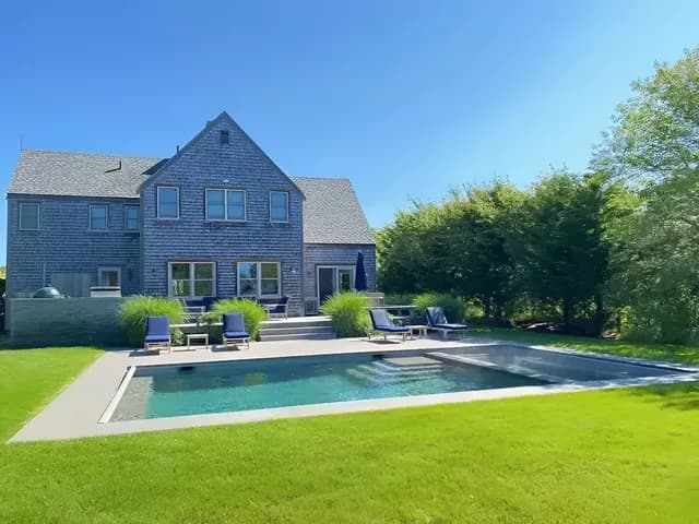 Recently renovated 4BR home with Pool + Hot Tub!