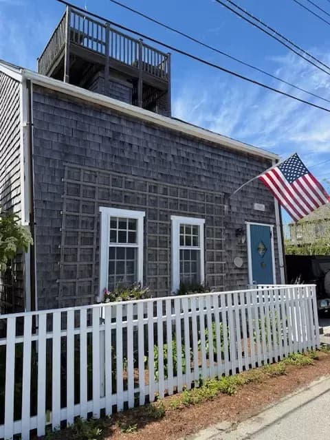 Charming Renovated 1772 Historic Home