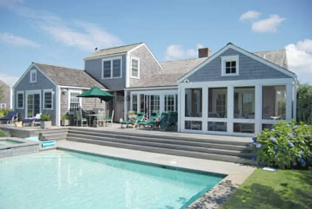 Beautifully designed home with pool and hot tub — photo 5