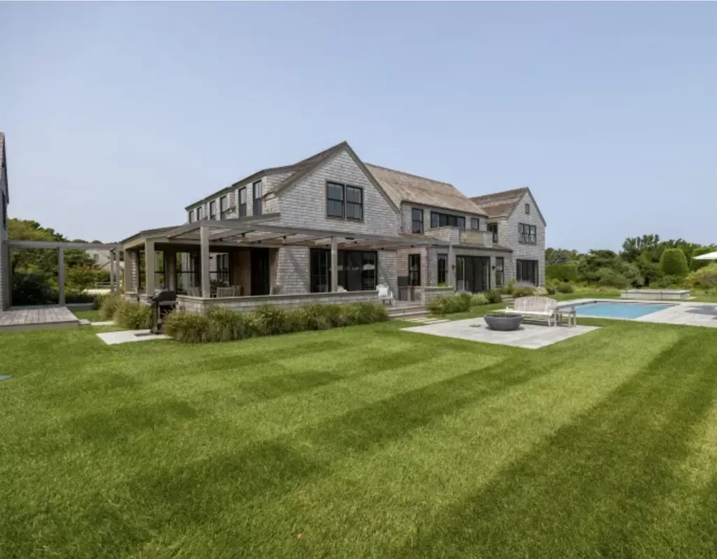 Stunning New Cliff Home With Pool — photo 4