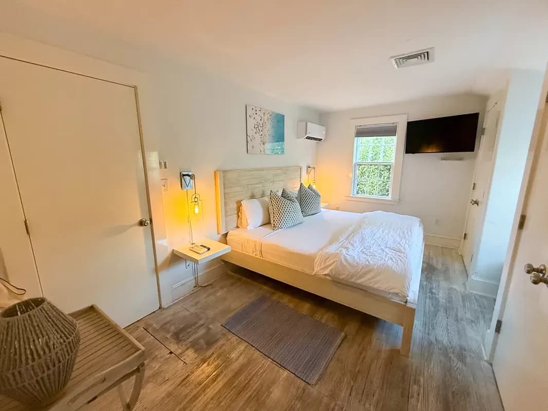 Completely rennovated cozy cottage in Brant Point — photo 5