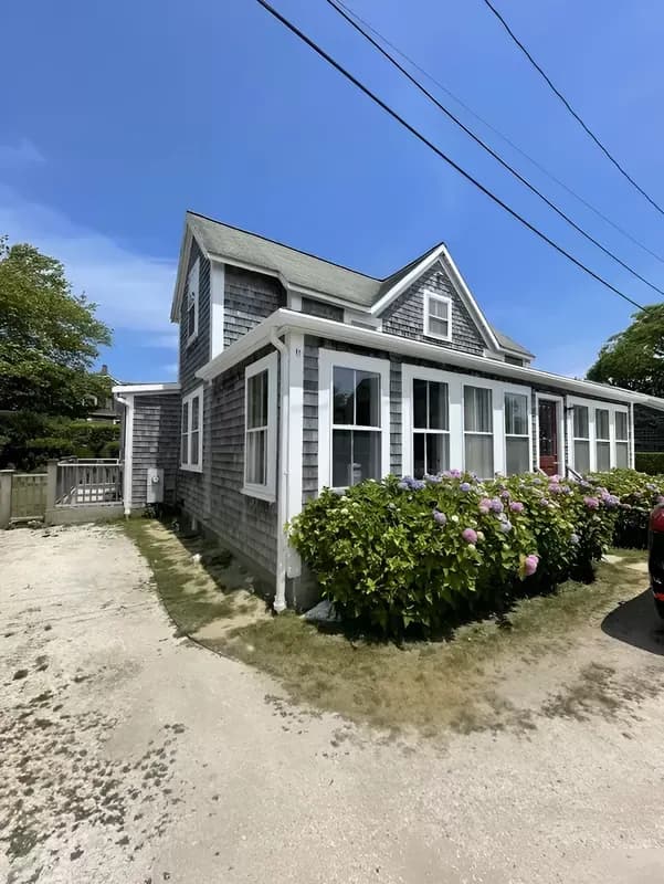 Turn of the century Sconset cottage — photo 2